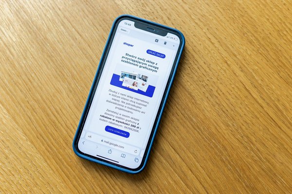 Quelles techniques de machine learning peuvent-elles améliorer la recommandation de produits sur les sites de e-commerce ?