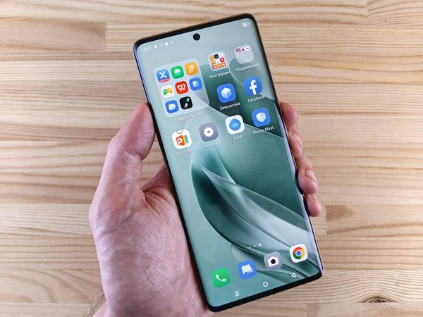 Comment activer la fonction de détection de chute sur un Apple Watch connectée à un iPhone 12 ?